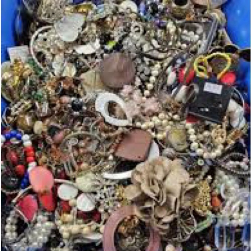 3 LB Vintage to Modern Jewelry Lot | Mostly Wearable | Repair Craft Resale Bulk - Picture 2 of 11